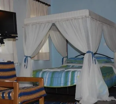 Natasa Hotel *